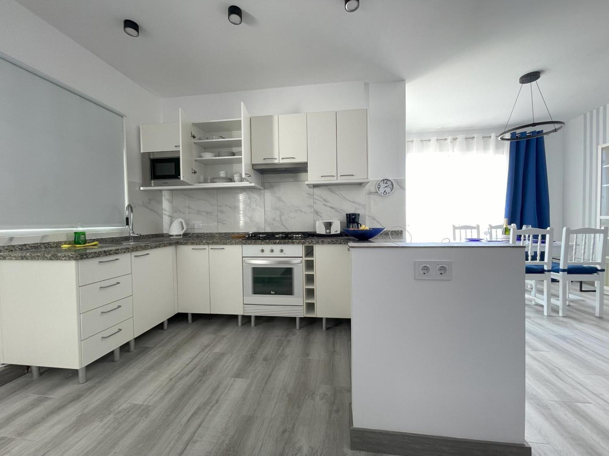 Newly Renovated Apartment With 2 Terrace, 2 Bedroom, 5Min Beach Puerto de Santiago  Luaran gambar